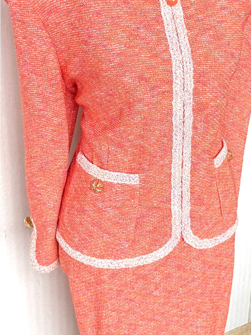 St. John skirt suit size 10 jacket size 12 skirt REAL POCKETS - Picture 3 of 3